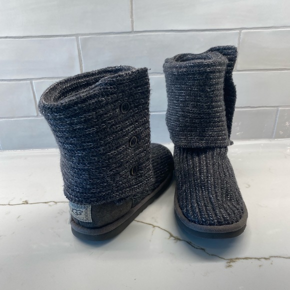 Ugg gray woven fold over boots with buttons size 6 - Picture 2 of 5